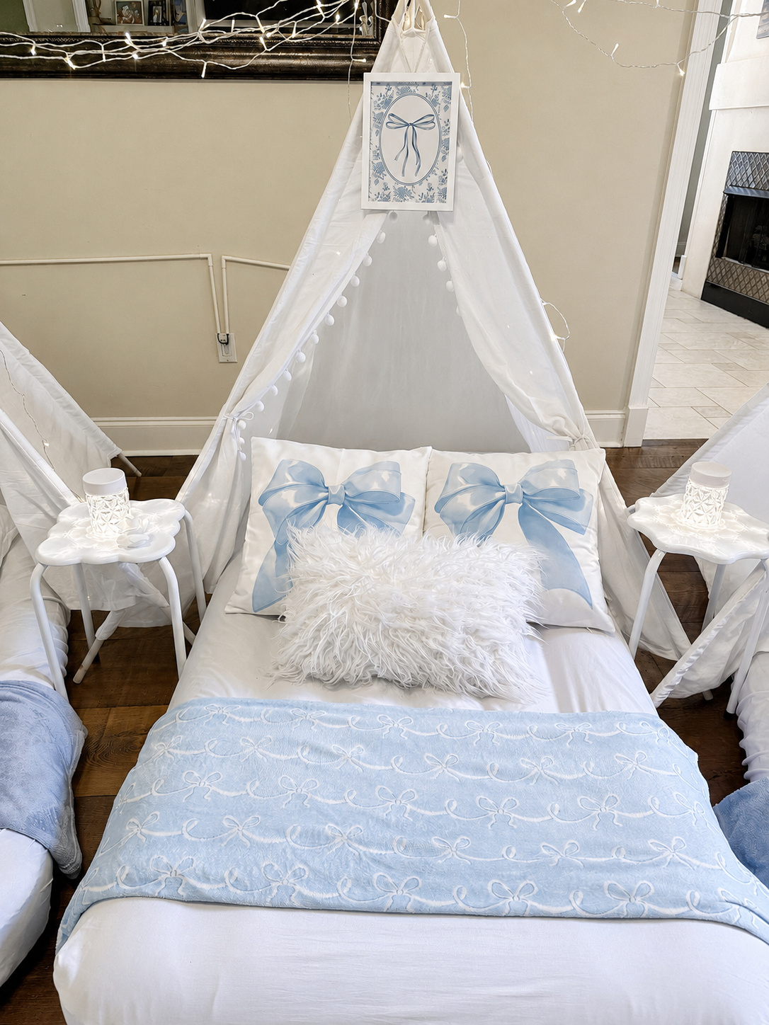 Light blue bow themed teepee bed
